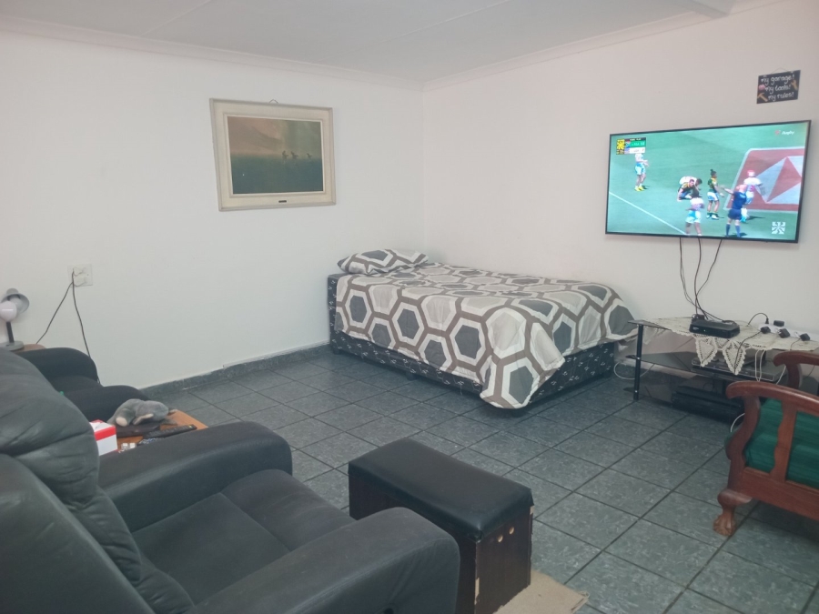 5 Bedroom Property for Sale in Bloemhof North West